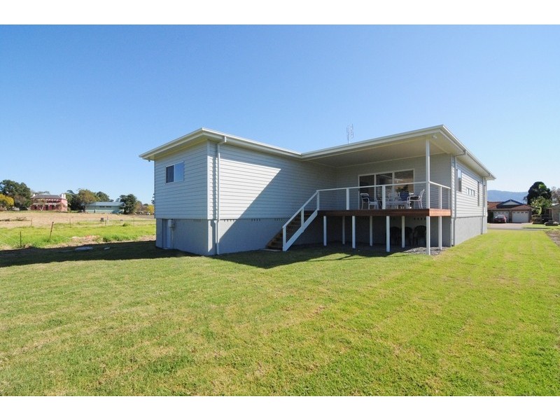 58 Lyrebird Drive, Nowra NSW 2541