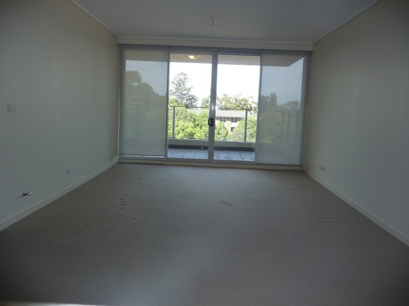 . cnr Penant and Castle Streets, Castle Hill NSW 2154