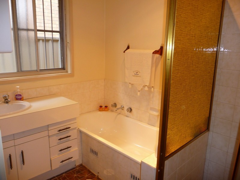 44 Orleans CRS, Toongabbie NSW 2146