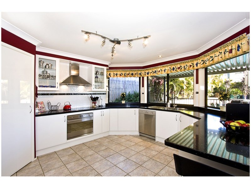 8 Paramount Cres, Kellyville NSW 2155