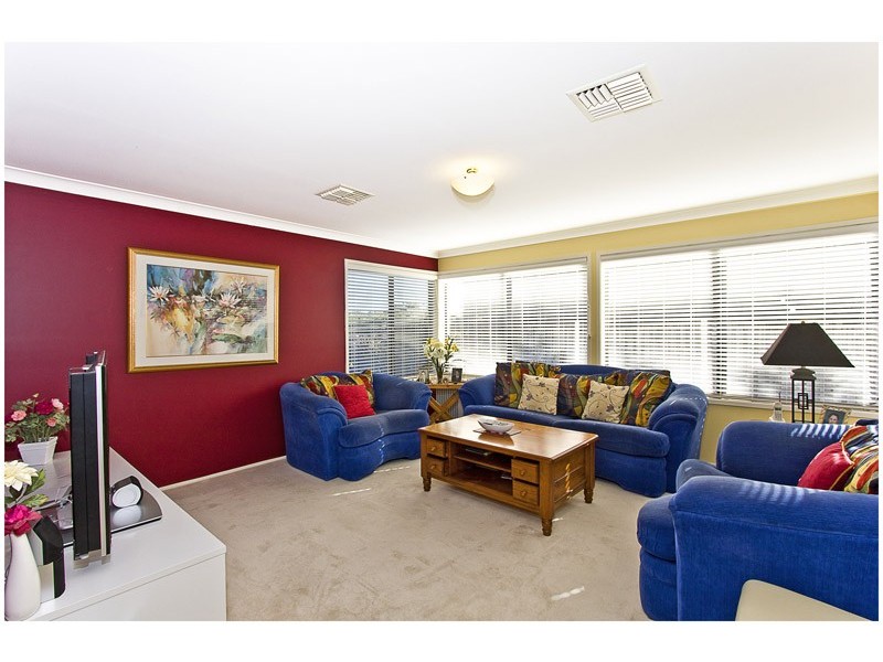 8 Paramount Cres, Kellyville NSW 2155