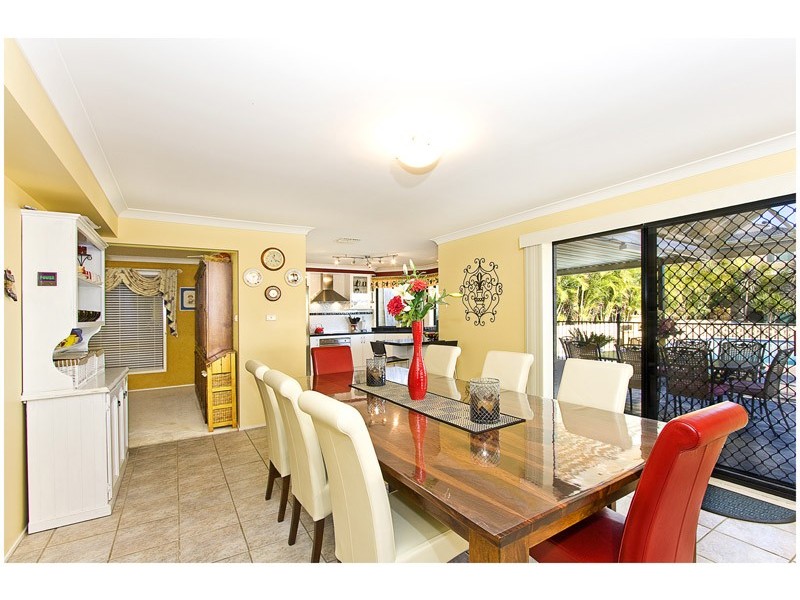 8 Paramount Cres, Kellyville NSW 2155