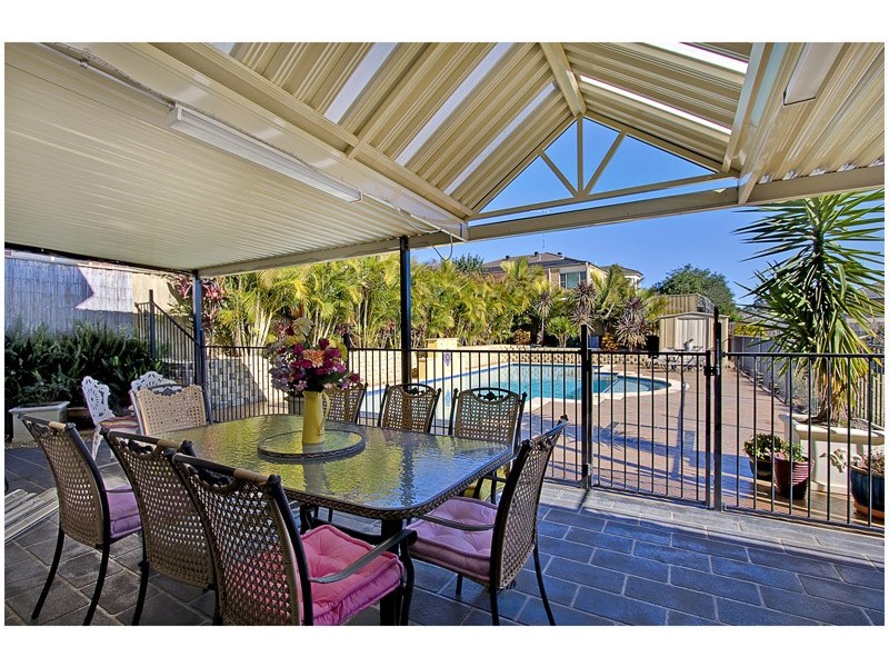 8 Paramount Cres, Kellyville NSW 2155