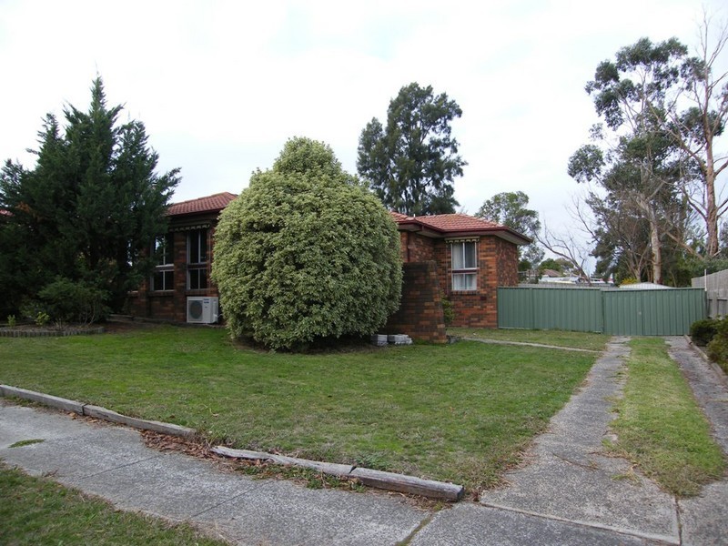 2 Bradley Terrace, Narre Warren VIC 3805