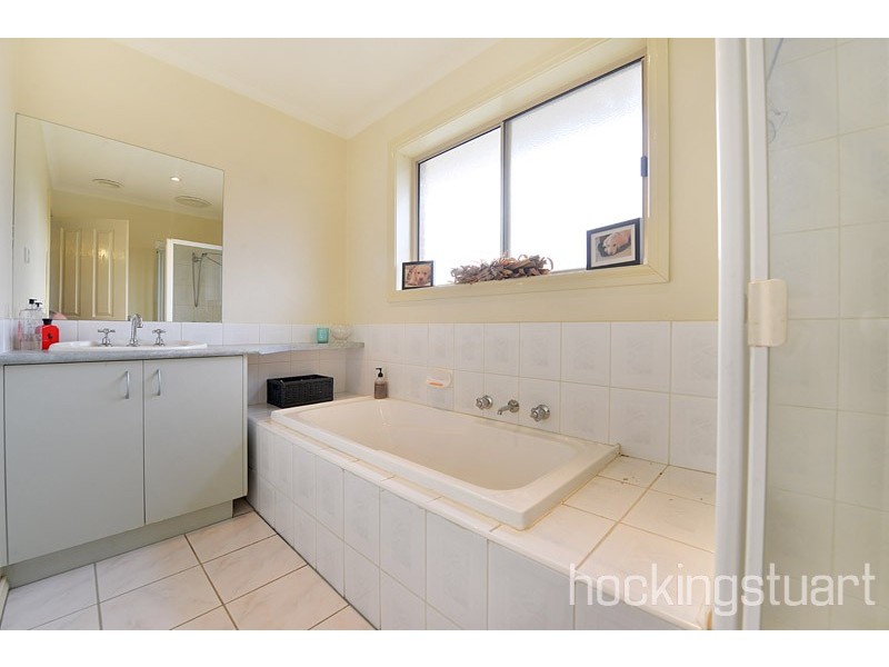 19 Balmaceda Court, Berwick VIC 3806