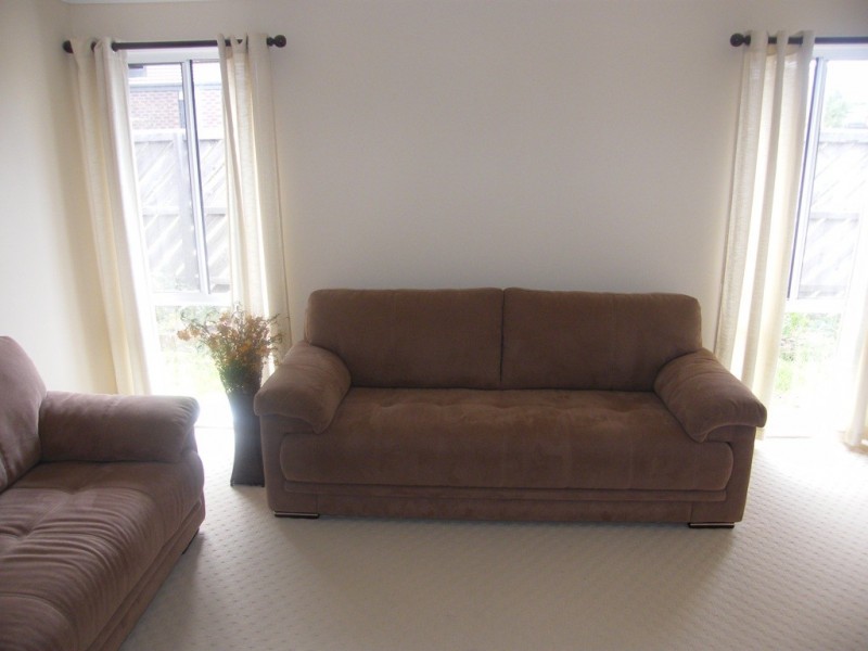 74 Golf Links Rd, Berwick VIC 3806