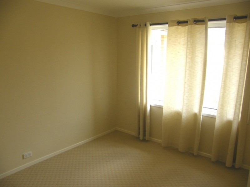 74 Golf Links Rd, Berwick VIC 3806