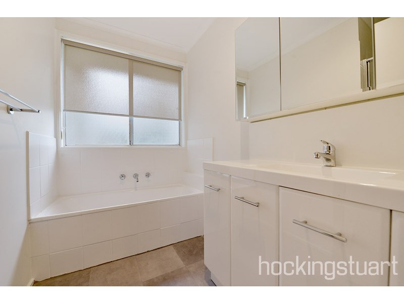 2 Bradley Terrace, Narre Warren VIC 3805