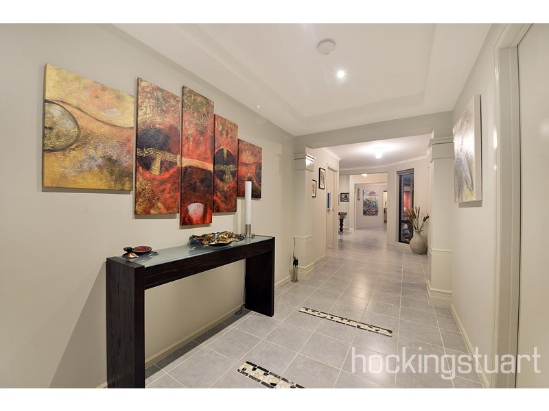53 Bryn Mawr Boulevard, Berwick VIC 3806