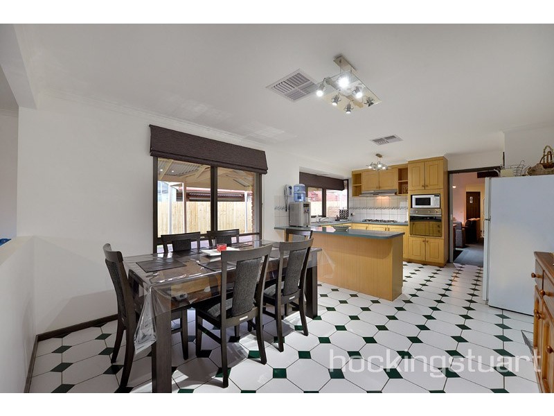 41 Hedgeley Drive, Berwick VIC 3806