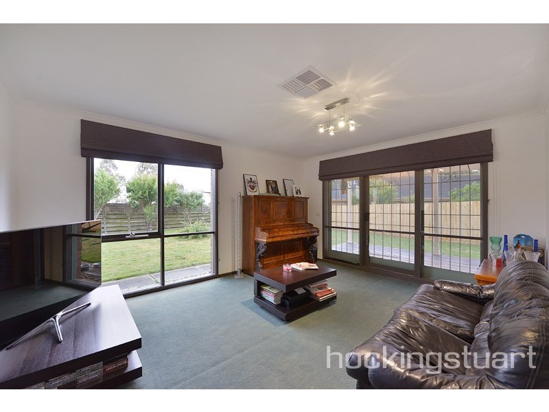 41 Hedgeley Drive, Berwick VIC 3806