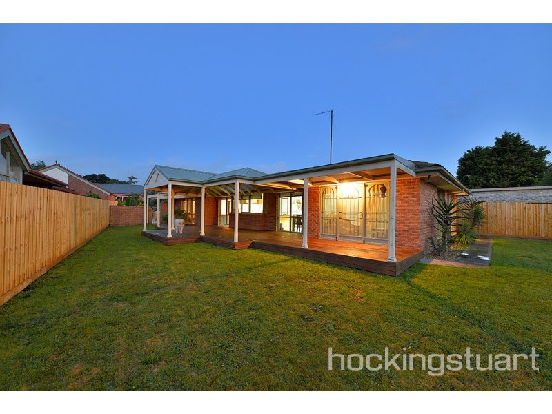 41 Hedgeley Drive, Berwick VIC 3806
