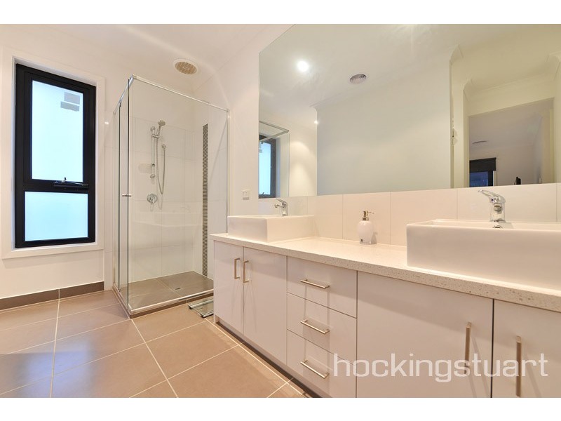 23 Bushlark Circuit, Berwick VIC 3806