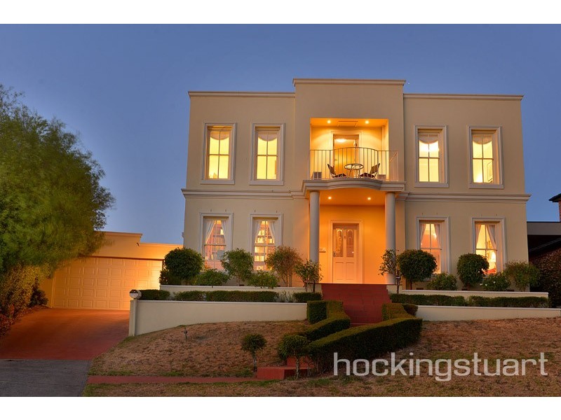 8 Barellan Mews, Berwick VIC 3806