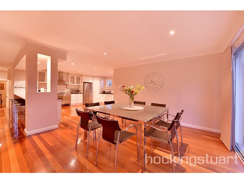 8 Barellan Mews, Berwick VIC 3806