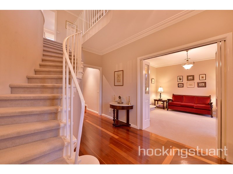 8 Barellan Mews, Berwick VIC 3806