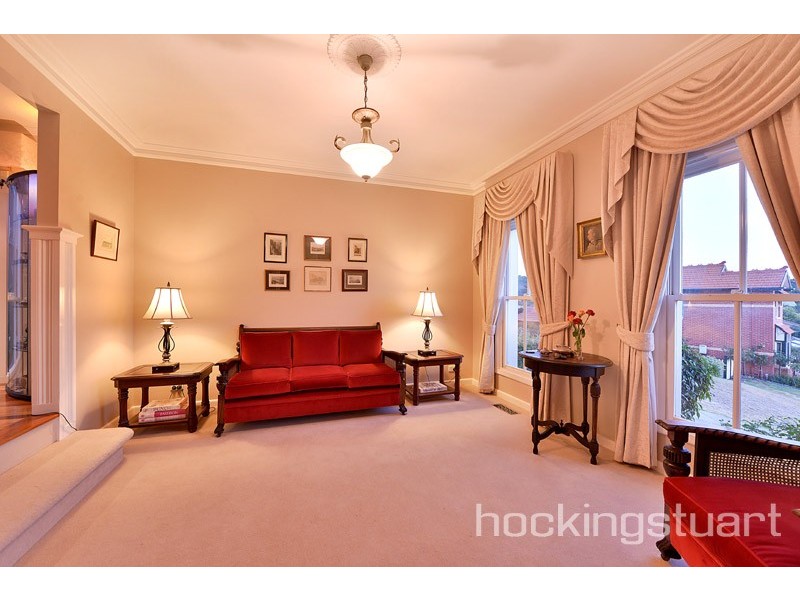 8 Barellan Mews, Berwick VIC 3806