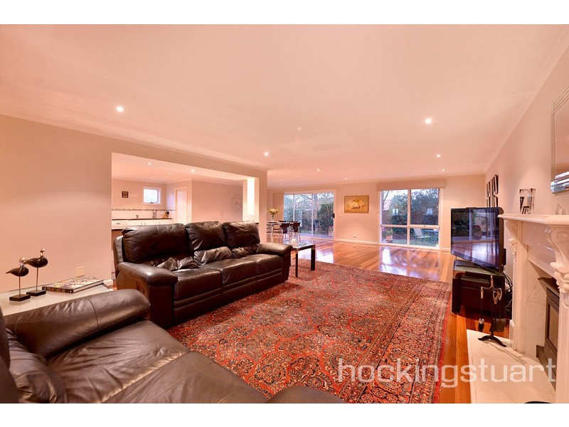 8 Barellan Mews, Berwick VIC 3806