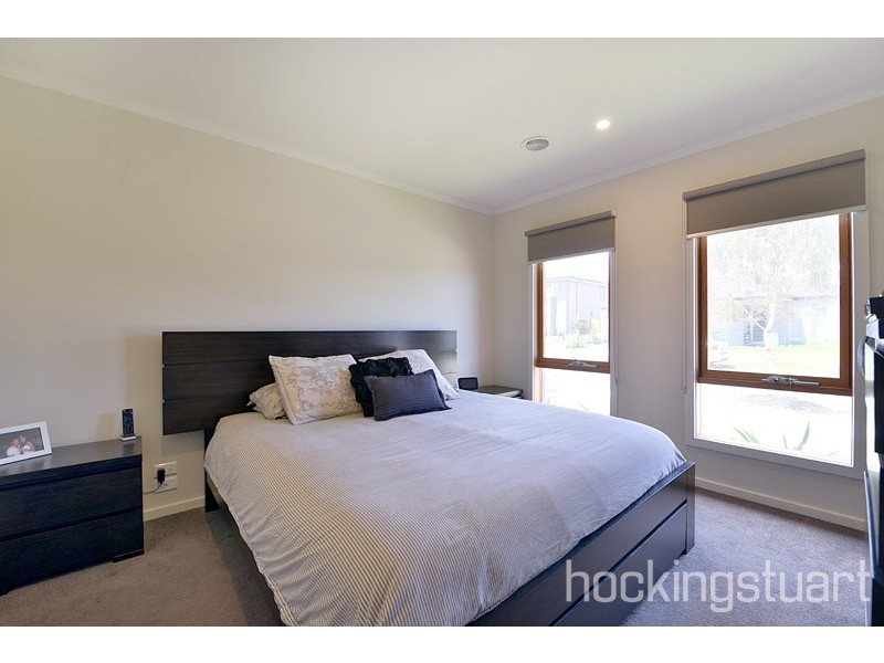 7 Blackforest Way, Clyde North VIC 3978