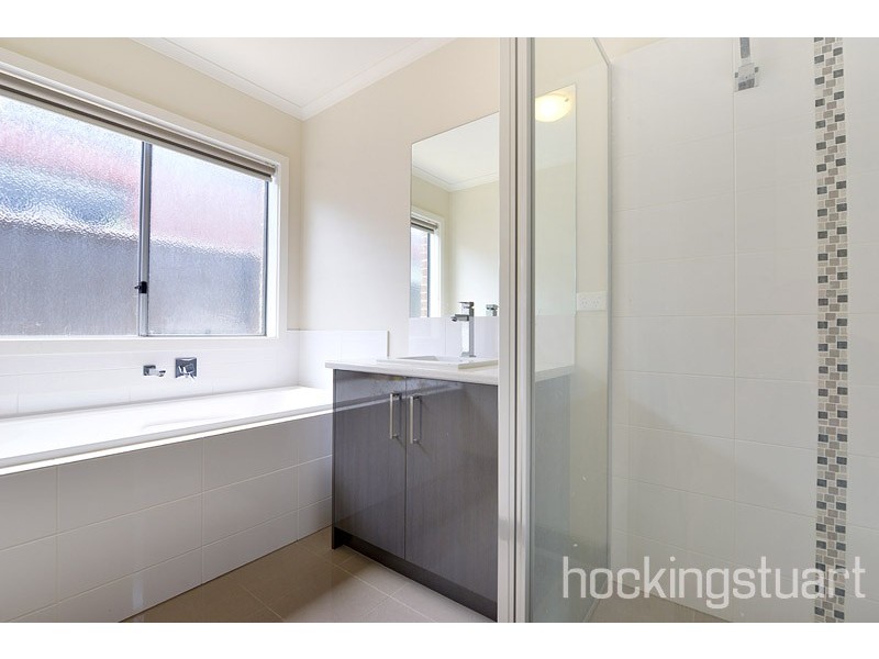 7 Blackforest Way, Clyde North VIC 3978