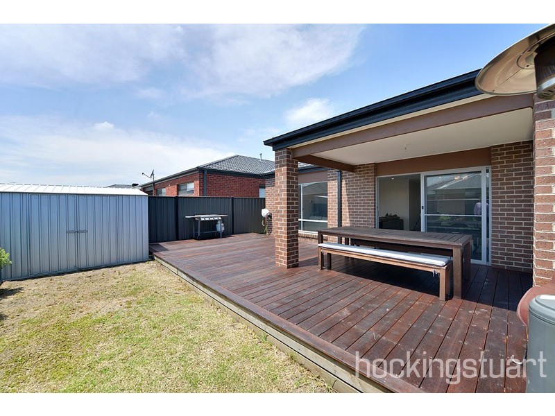 7 Blackforest Way, Clyde North VIC 3978