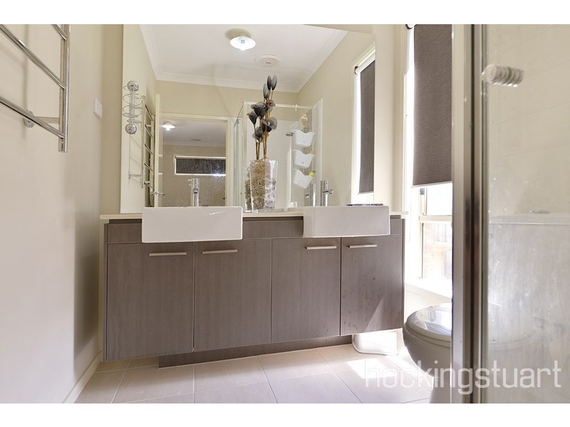 43 Montpelier Drive, Berwick VIC 3806