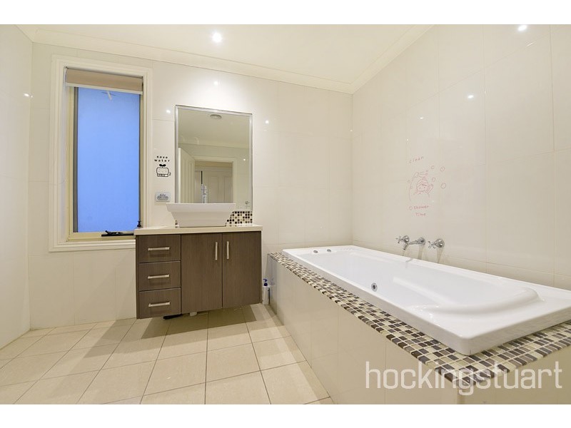 66 Ridgemont Drive, Berwick VIC 3806