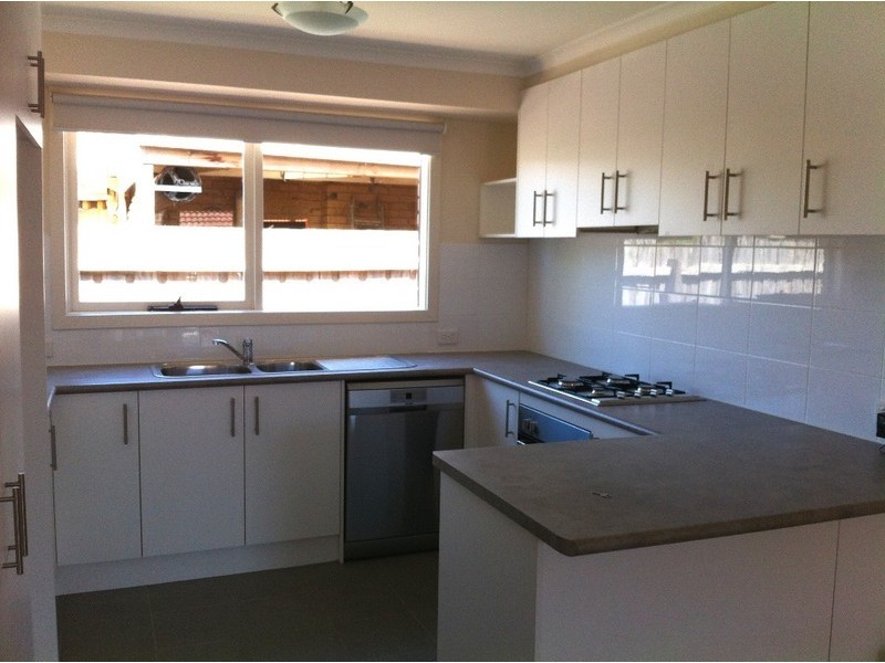 16 Chirnside Rd, Berwick VIC 3806