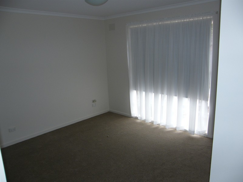 16 Chirnside Rd, Berwick VIC 3806