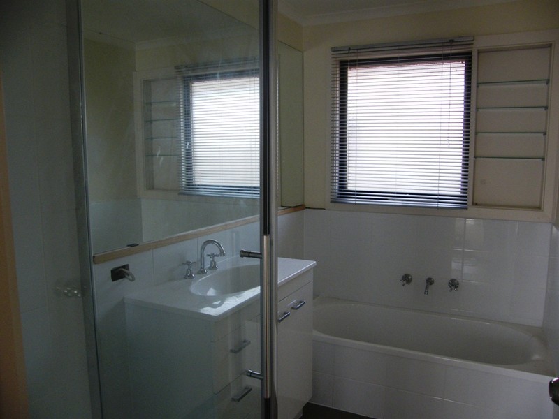 16 Chirnside Rd, Berwick VIC 3806