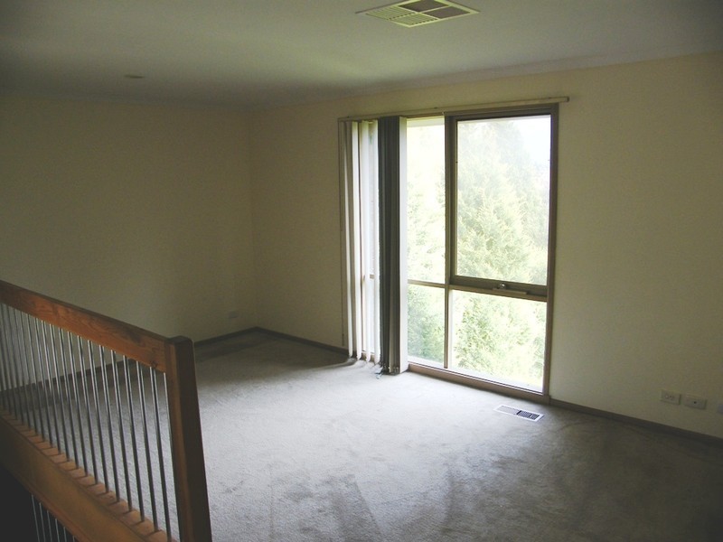 13 John Hunter Drive, Endeavour Hills VIC 3802