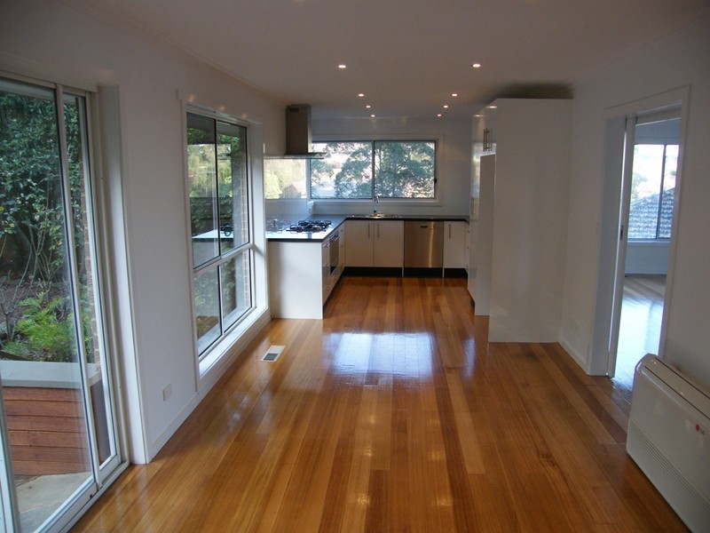 16  Queens Court, Berwick VIC 3806