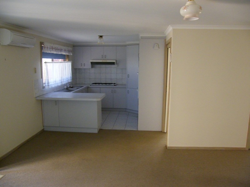 27 Telford Drive, Berwick VIC 3806