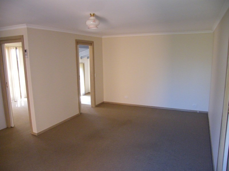 27 Telford Drive, Berwick VIC 3806