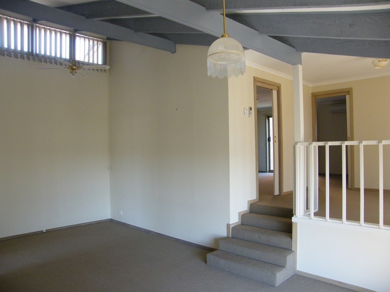 27 Telford Drive, Berwick VIC 3806