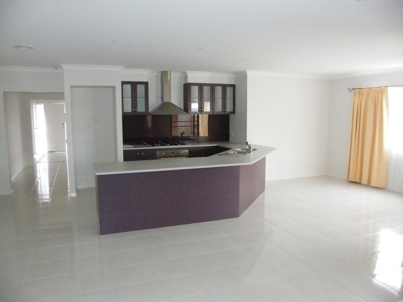 56 Westmoreland Avenue, Cranbourne North VIC 3977