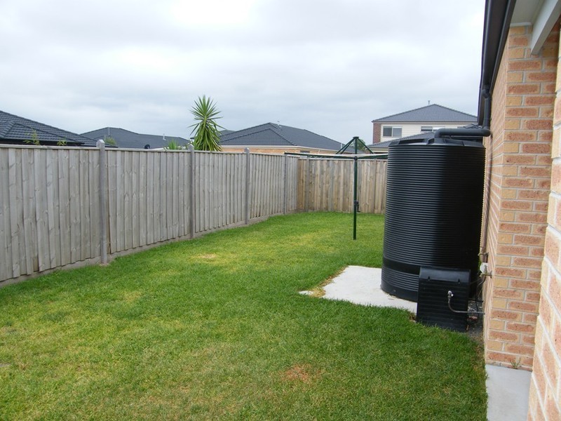 56 Westmoreland Avenue, Cranbourne North VIC 3977