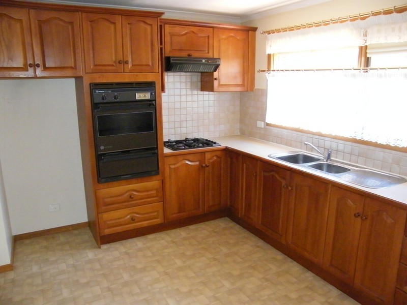 1/11-13 Manuka Road, Berwick VIC 3806