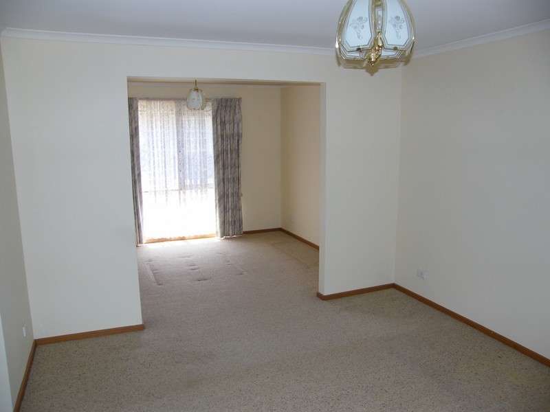 1/11-13 Manuka Road, Berwick VIC 3806