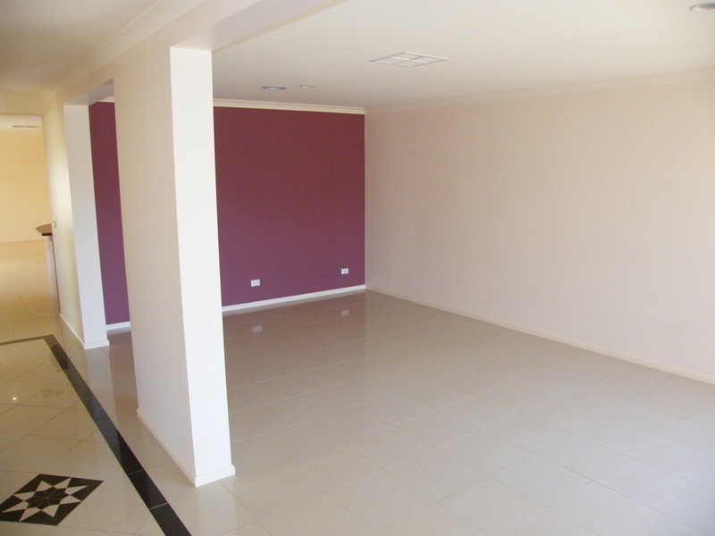 19 Meadowlands Way, Berwick VIC 3806