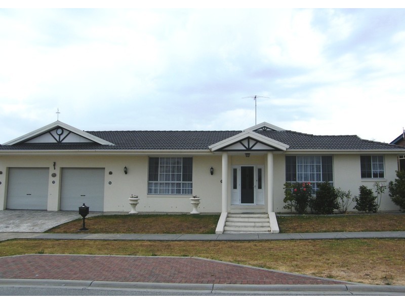 15  Shand Court, Berwick VIC 3806