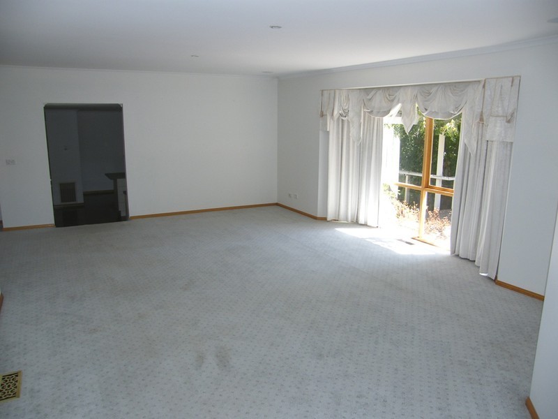 3 Harcourt Way, Berwick VIC 3806