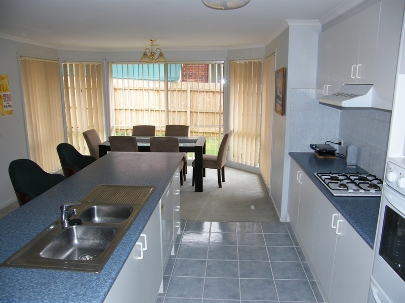 8 Maralee Court, Berwick VIC 3806