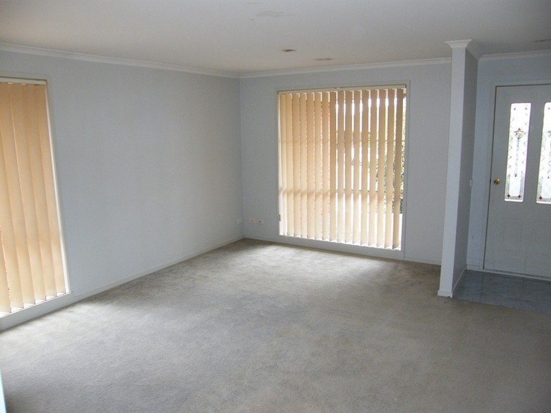 8 Maralee Court, Berwick VIC 3806