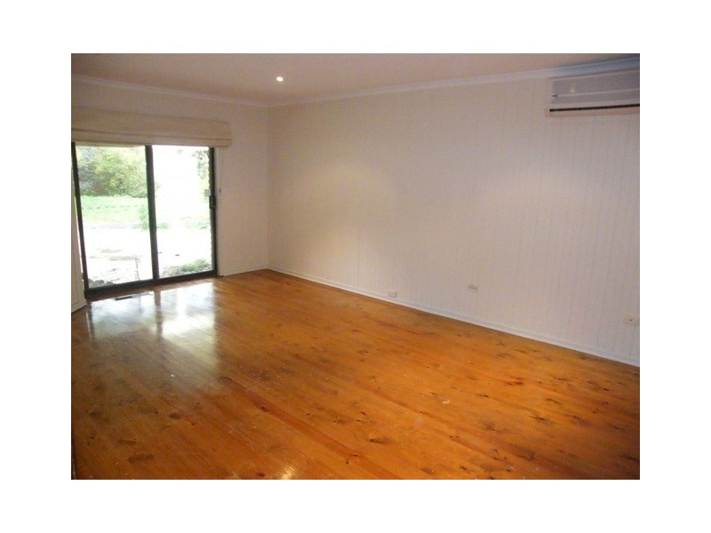 7 Earlston Square, Berwick VIC 3806