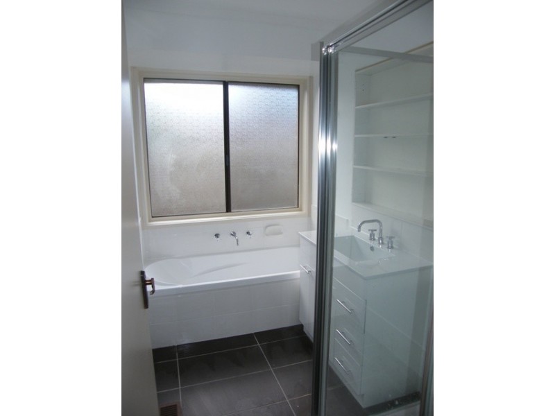 7 Earlston Square, Berwick VIC 3806