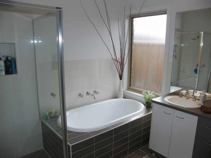 35 Saul Avenue, Berwick VIC 3806