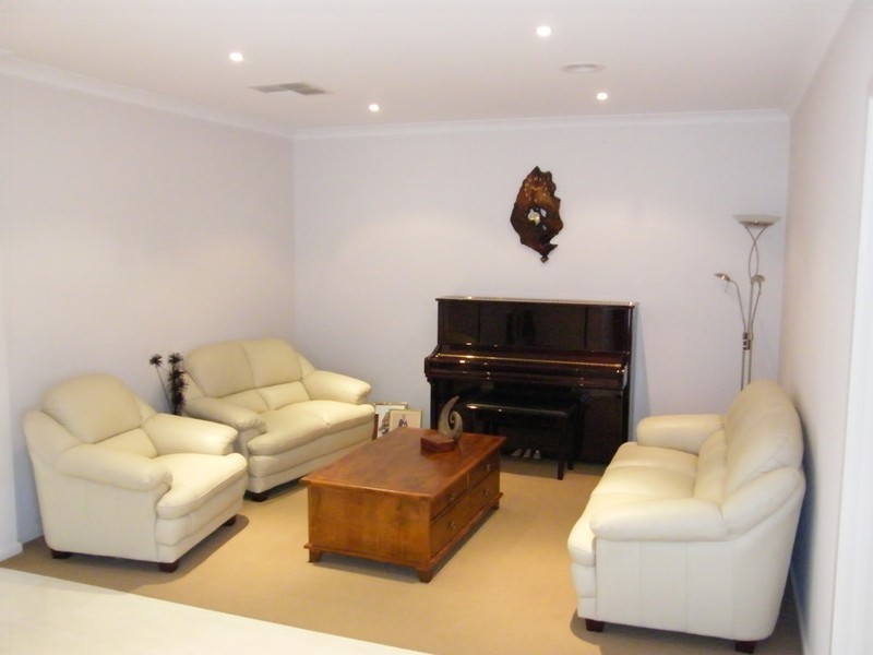 35 Saul Avenue, Berwick VIC 3806