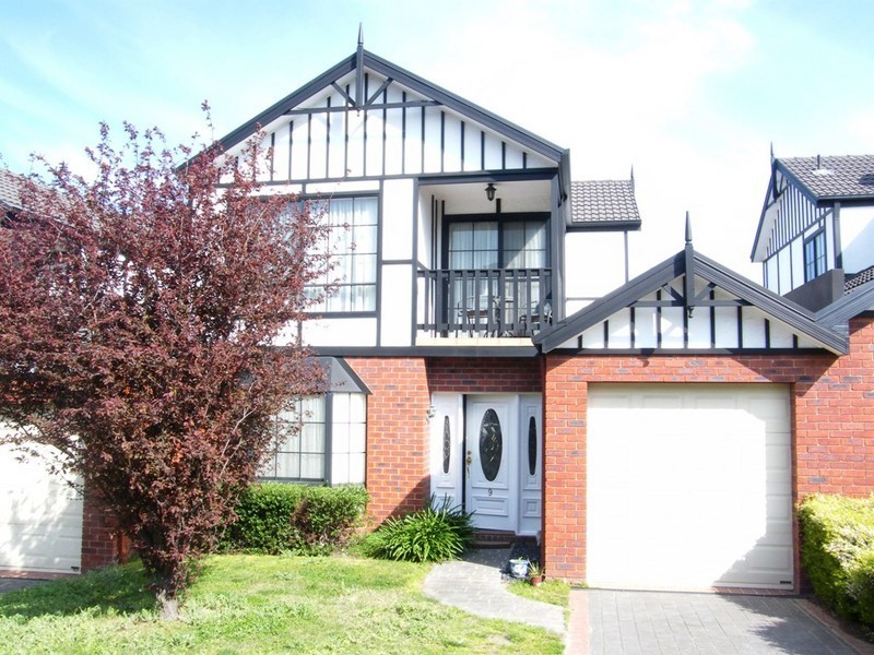 Unit 9,  40 – 44 Warrawong Drive, Berwick VIC 3806