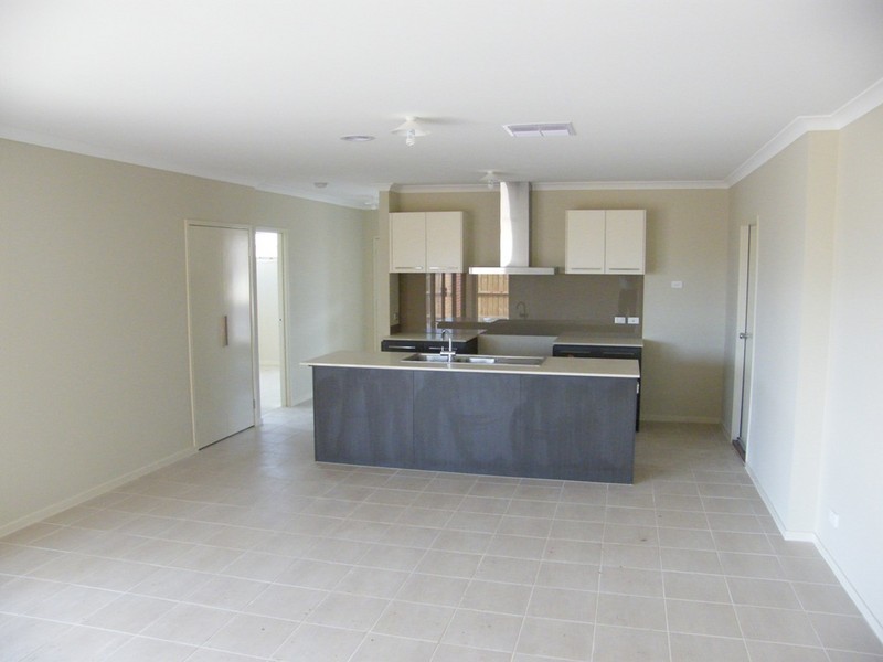 43 Montpelier Drive, Berwick VIC 3806